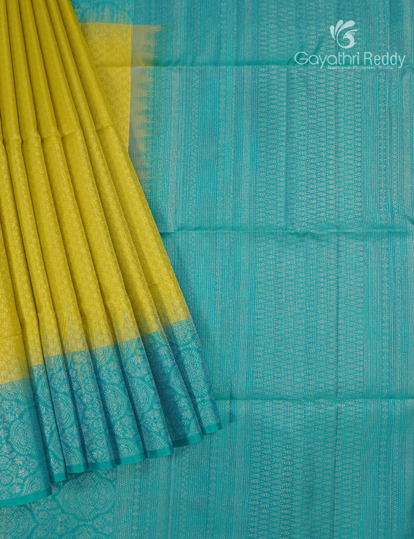 Pure Kanchipuram Vintage Silk Saree in Lime green and Teal Blue
