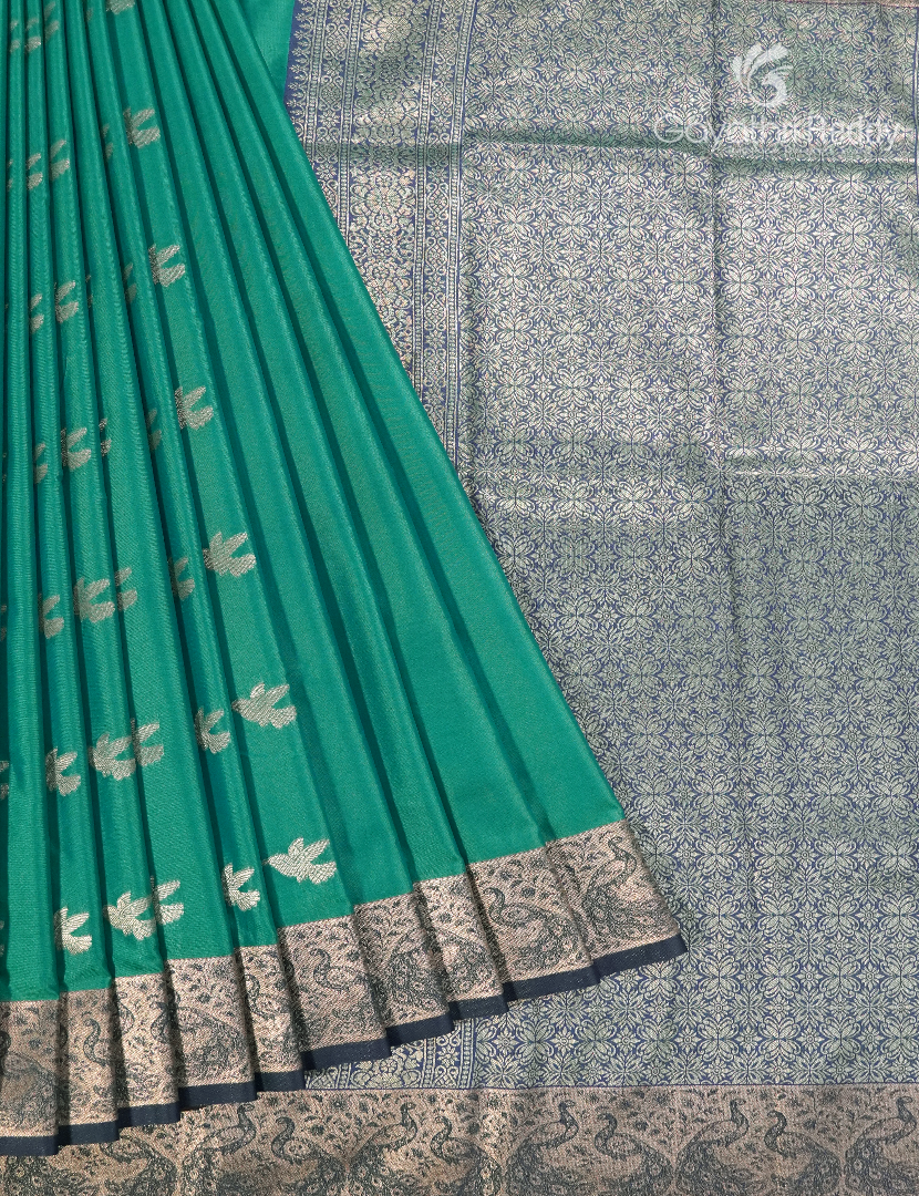 Semi Kanchipuran Silk Saree in Deep Rama Green and  Grey
