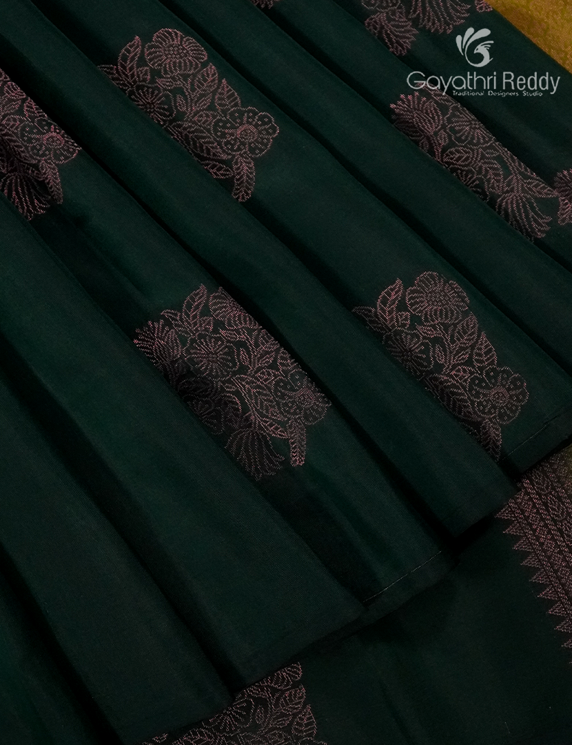 Pure Kanchipuram Silk  Saree in Deep Bottle Green ( Butta Style )