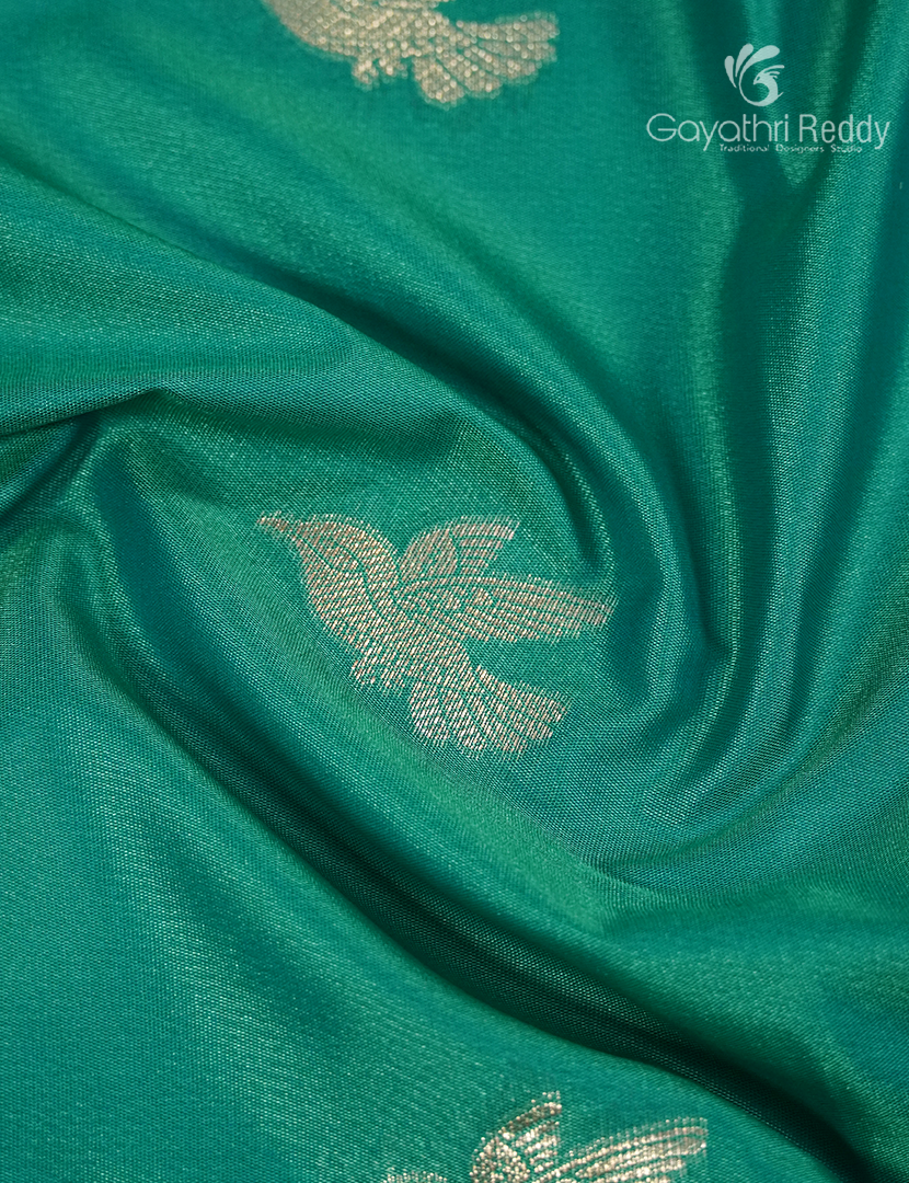 Semi Kanchipuran Silk Saree in Deep Rama Green and  Grey