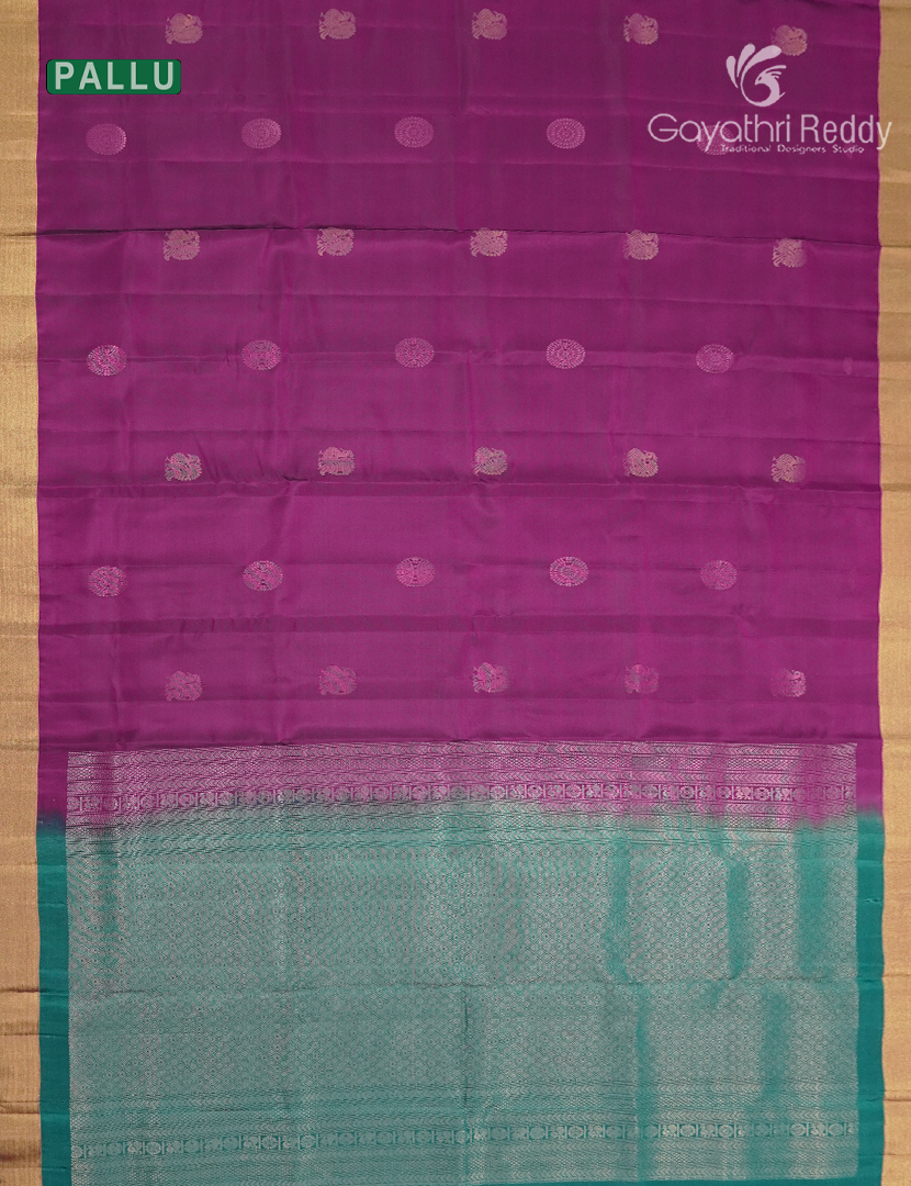 Pure Kanchipuram Silk Saree in Magenta ( Small Borders )