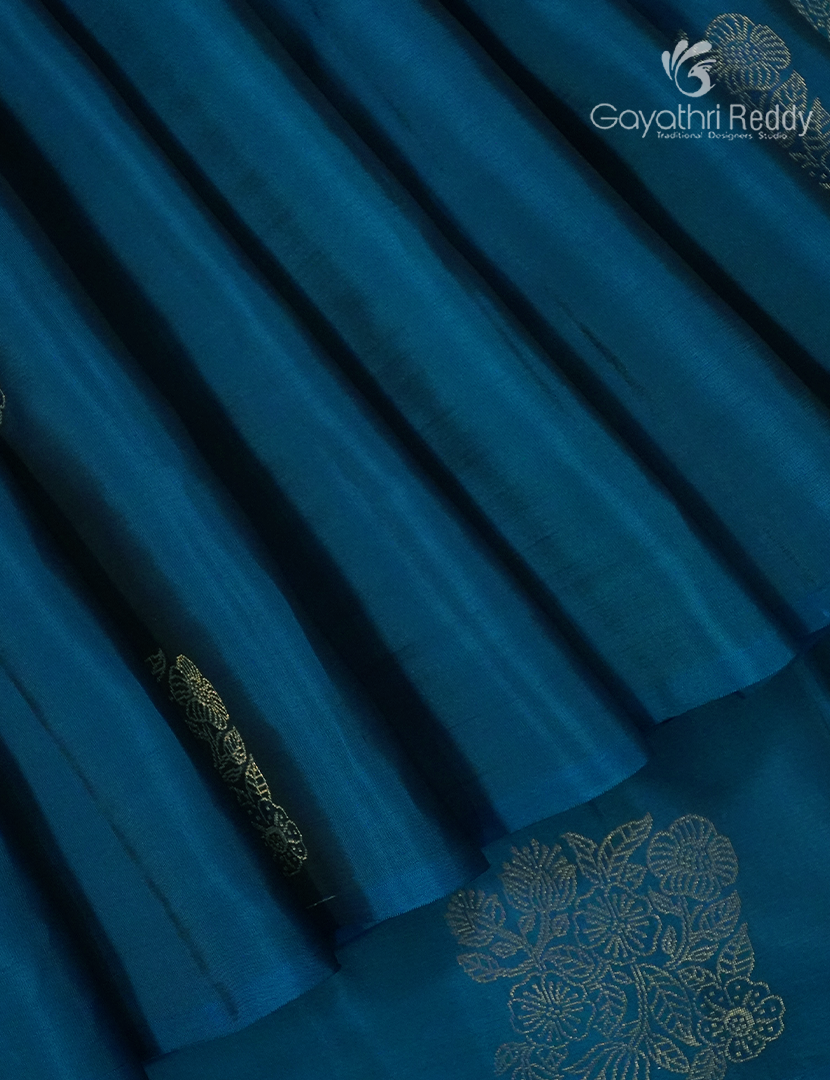 Pure Kanchipuram Silk  Saree in Peacock Blue ( Butta Style )
