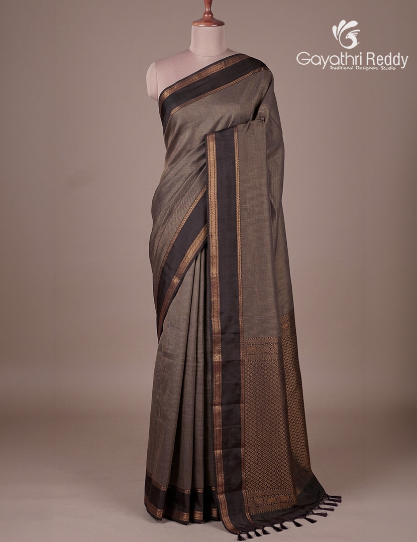 Pure  Kanchipuram Light Weight Silk Saree in Earthy Brown and Deep Brown