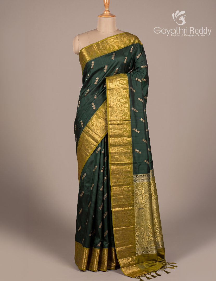 Pure Kanchipuram Silk Saree in Bottle Green and Mehendi Green