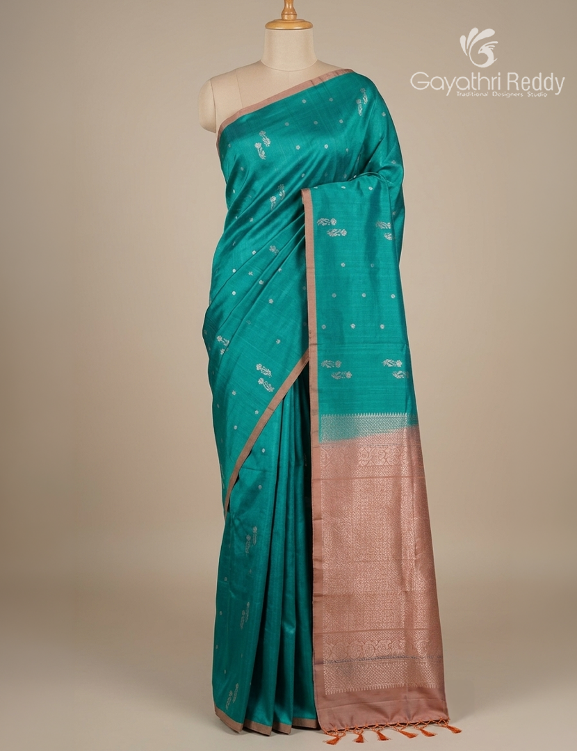 Pure  Kanchipuram Light Weight Silk Saree in Sea Foam Green and Baby Pink
