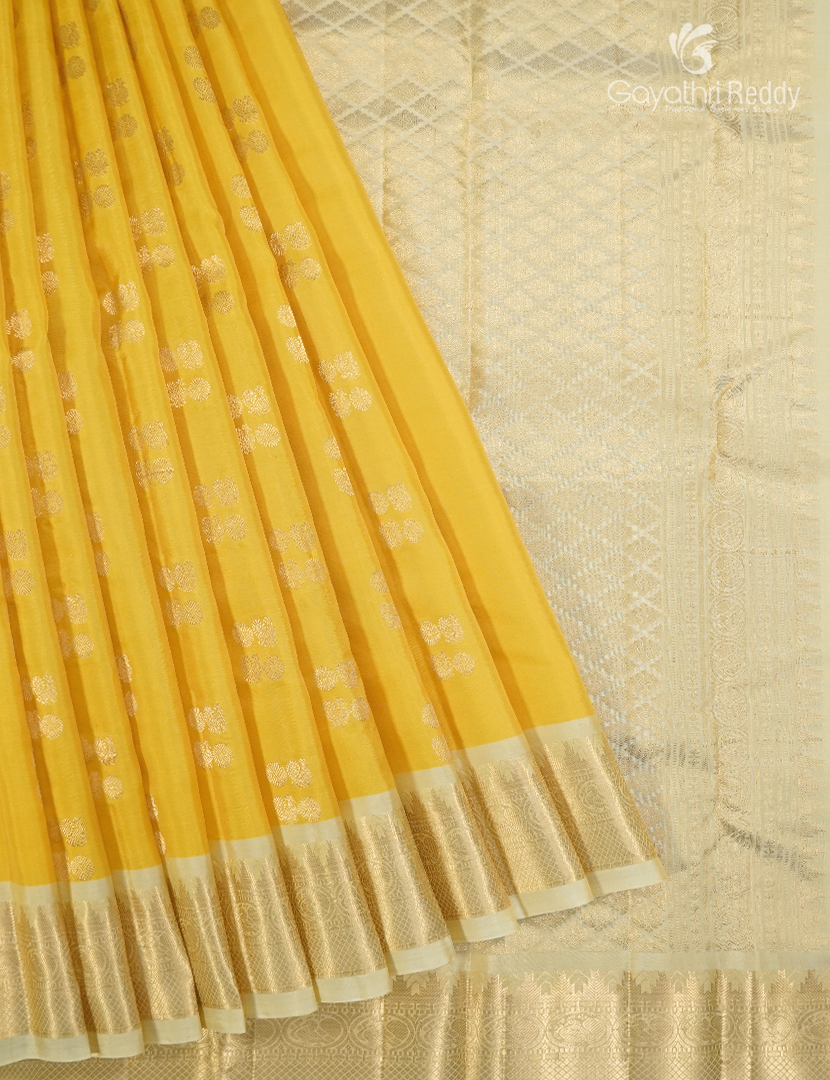 Pure Kanchipuram Vintage Silk Saree ( Medium Border ) in Yellow