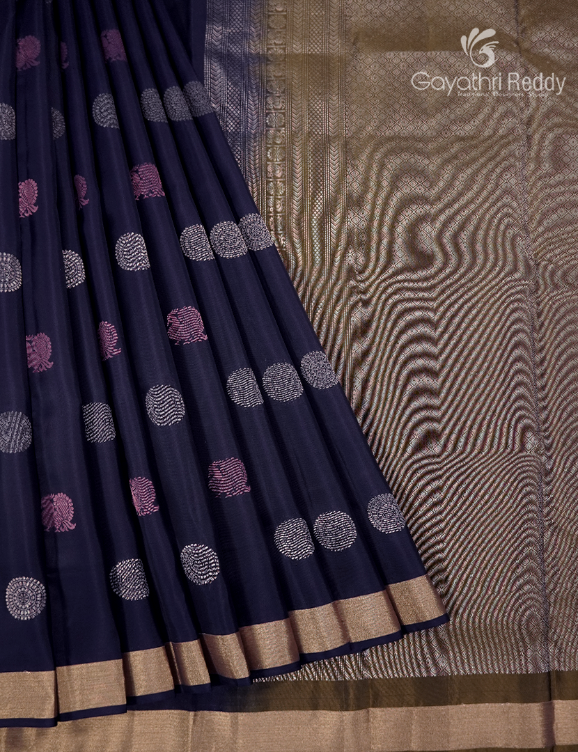 Pure Kanchipuram Silk Saree in Navy Blue ( Small Borders )