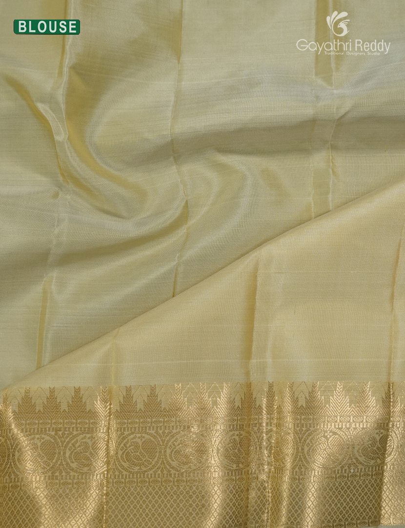 Pure Kanchipuram Vintage Silk Saree ( Medium Border ) in Yellow