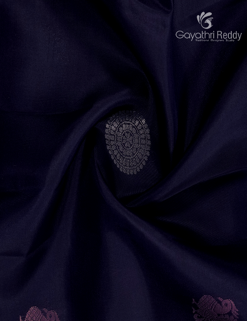 Pure Kanchipuram Silk Saree in Navy Blue ( Small Borders )