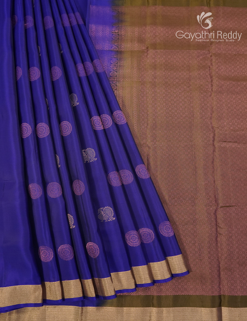 Pure Kanchipuram Silk Saree in Blue ( Small Borders )