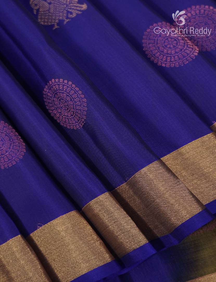 Pure Kanchipuram Silk Saree in Blue ( Small Borders )