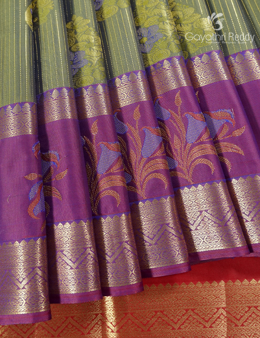 Semi Kanchipuram Silk Saree in Dual tone of Mehendi Green and Grey