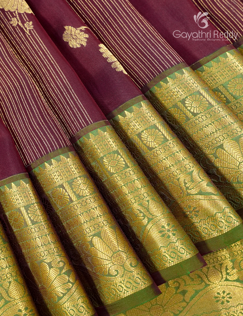 Pure Kanchipuram Vintage Silk Saree in Maroon and Mehendi Green