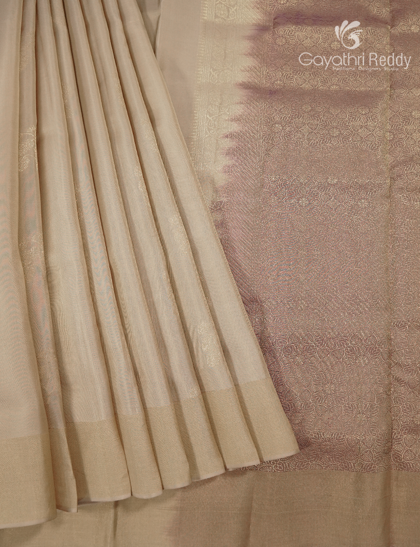 Pure Kanchipuram Silk Saree in Ivory ( Small Borders )