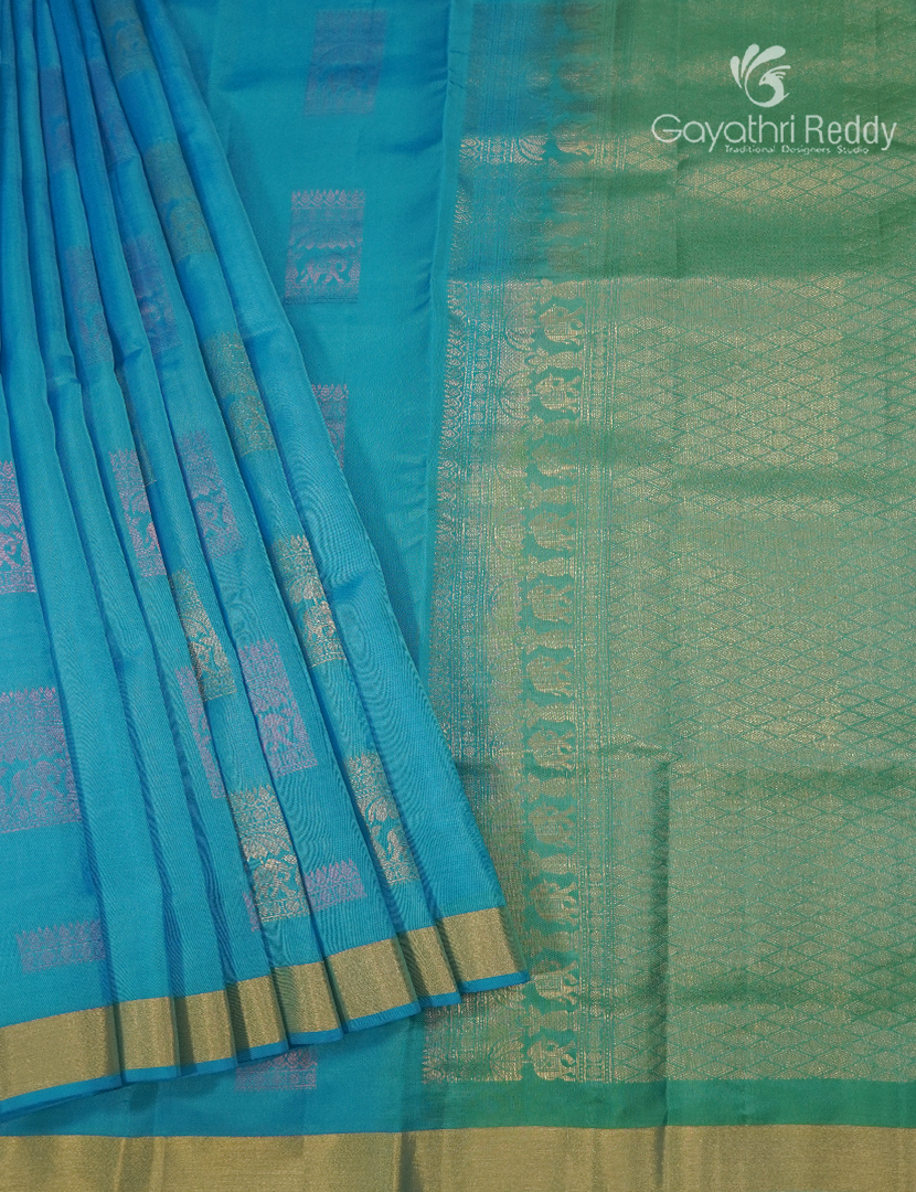 Pure Kanchipuram Silk Saree in Sky Blue and Sea Green ( Small Borders )