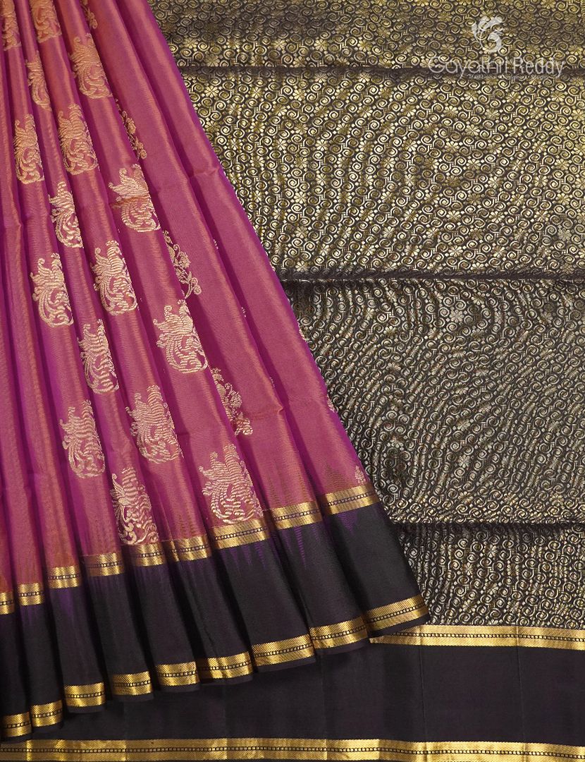 Pure Kanchi Vintage Saree in  Dual tone of Magenta Pink and  Vibrant Orange with Deep Snuff