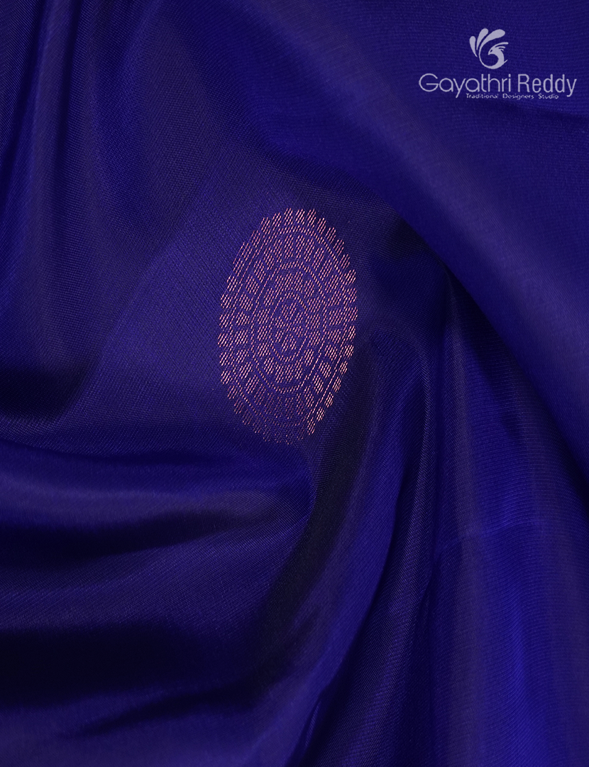 Pure Kanchipuram Silk Saree in Blue ( Small Borders )
