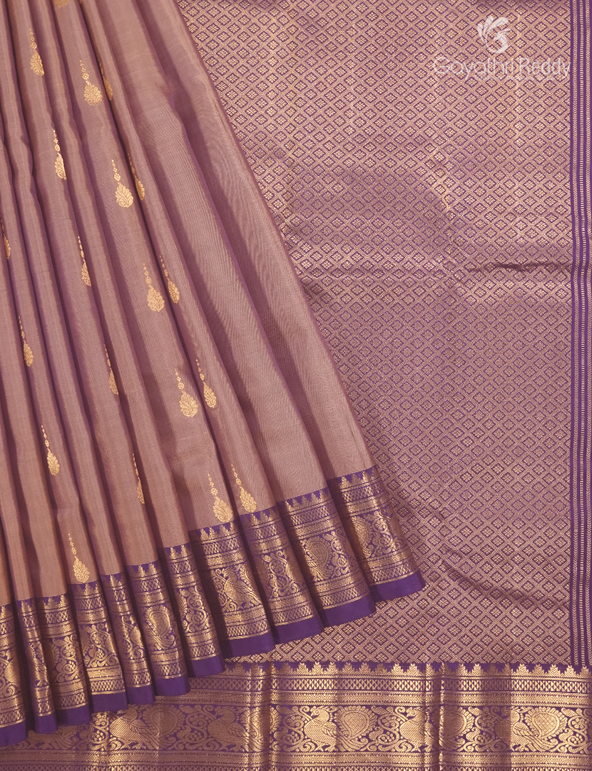 Pure Kanchipuram Vintage Silk Saree ( Medium Border ) in Light Peach and Purple and
