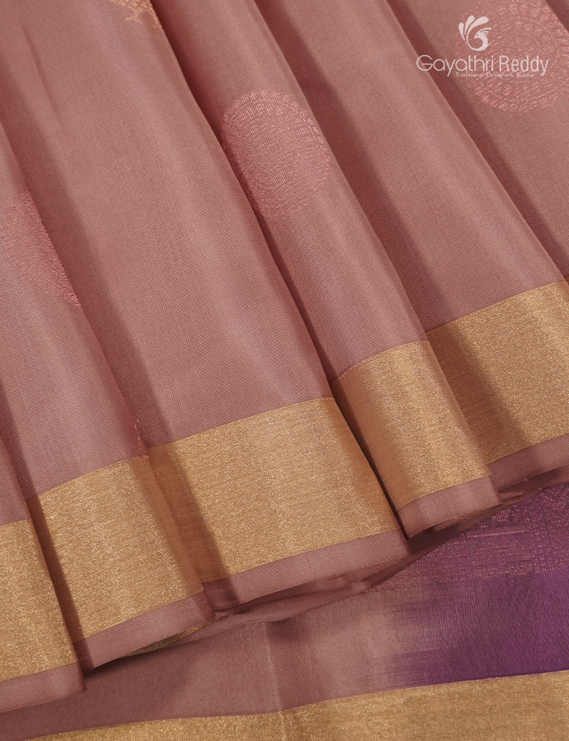 Pure Kanchipuram Silk Saree in Peach ( Small Borders )
