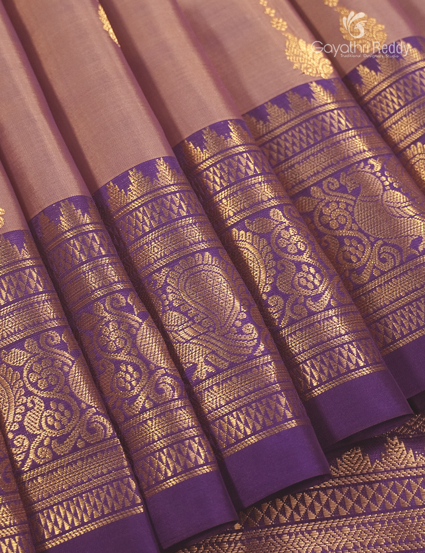Pure Kanchipuram Vintage Silk Saree ( Medium Border ) in Light Peach and Purple and
