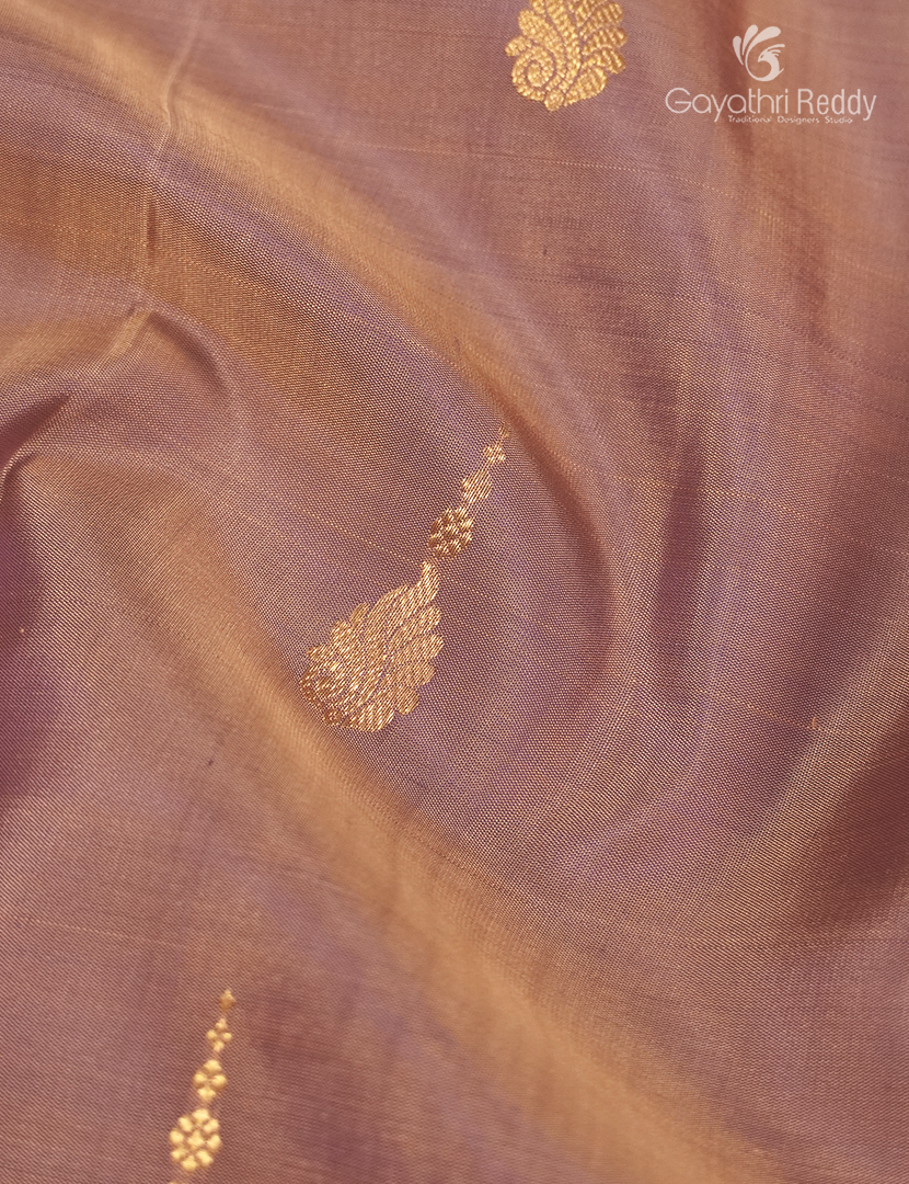 Pure Kanchipuram Vintage Silk Saree ( Medium Border ) in Light Peach and Purple and