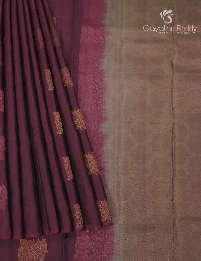 Pure Kanchipuram Silk  Saree in Maroon ( Butta Style )