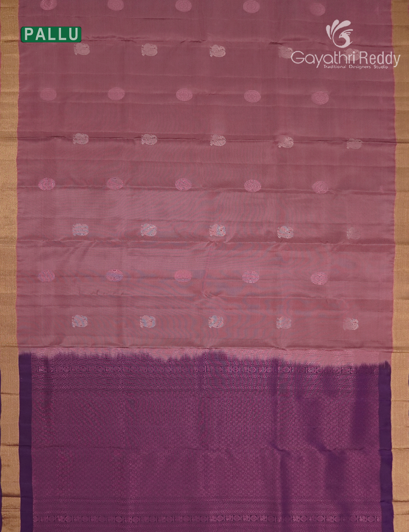 Pure Kanchipuram Silk Saree in Onion Pink ( Small Borders )