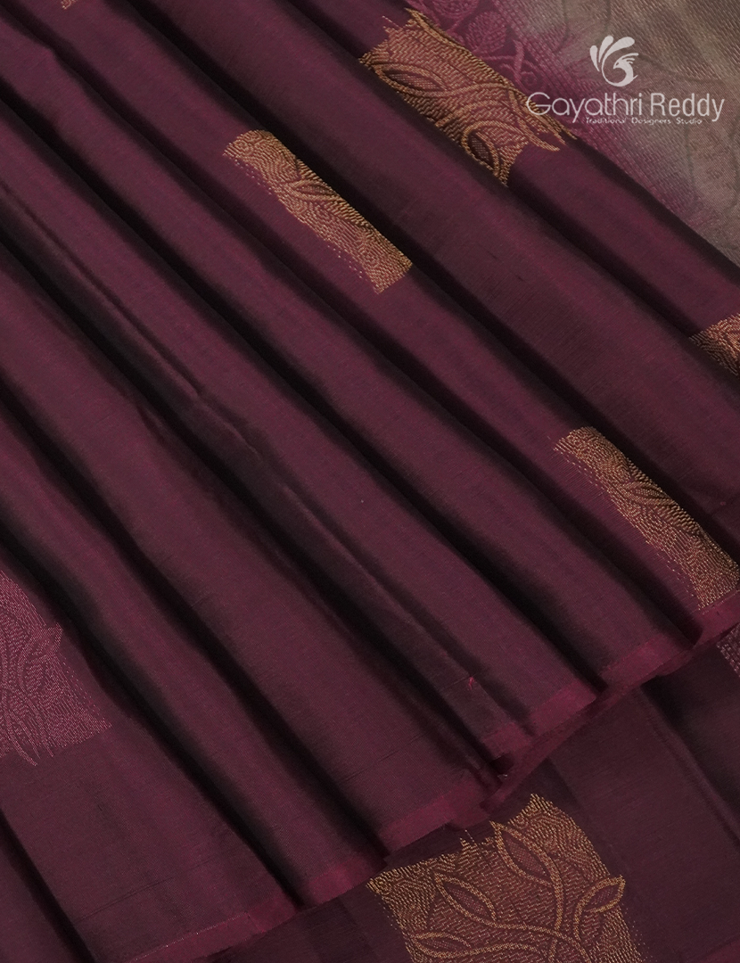 Pure Kanchipuram Silk  Saree in Maroon ( Butta Style )