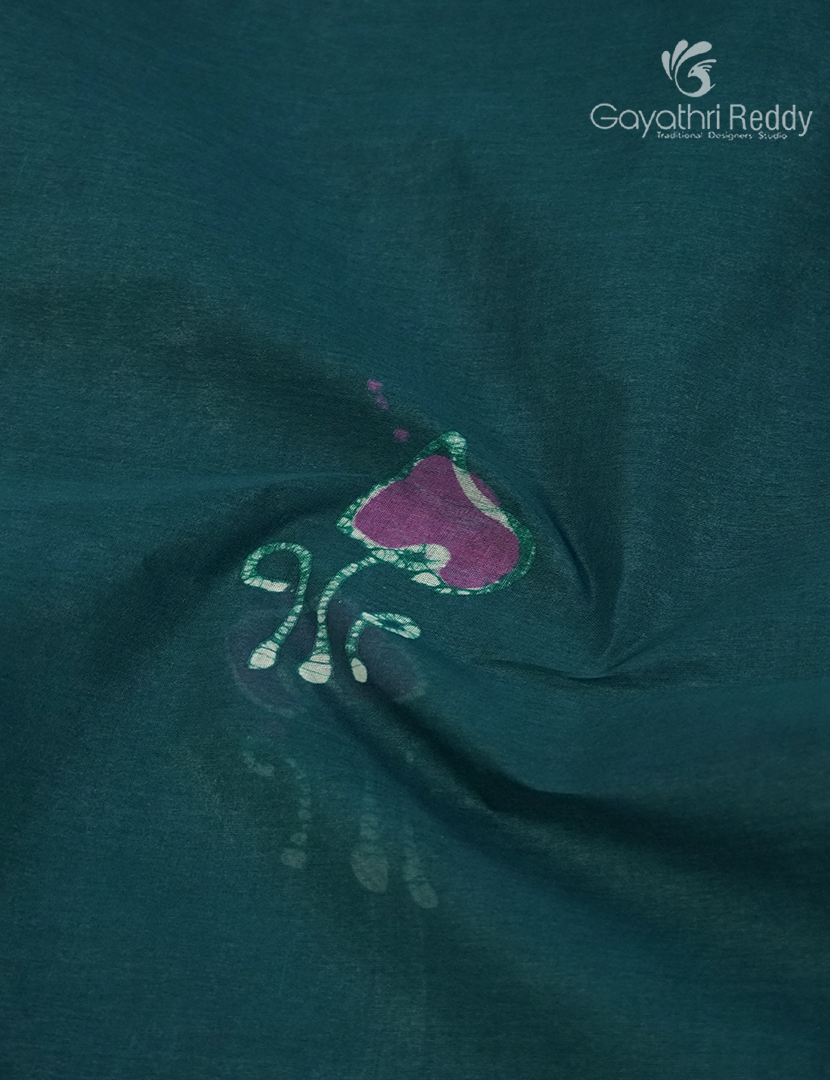 Cotton Batik Print Saree in Deep Rama Green