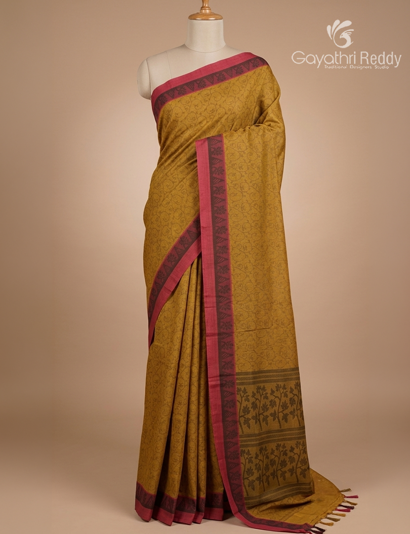 Pure Kanchi Cotton Saree in Dry Mehendi Green