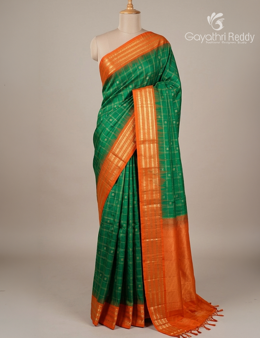 Pure Kanchipuram Vintage Silk Saree in Green and Orange