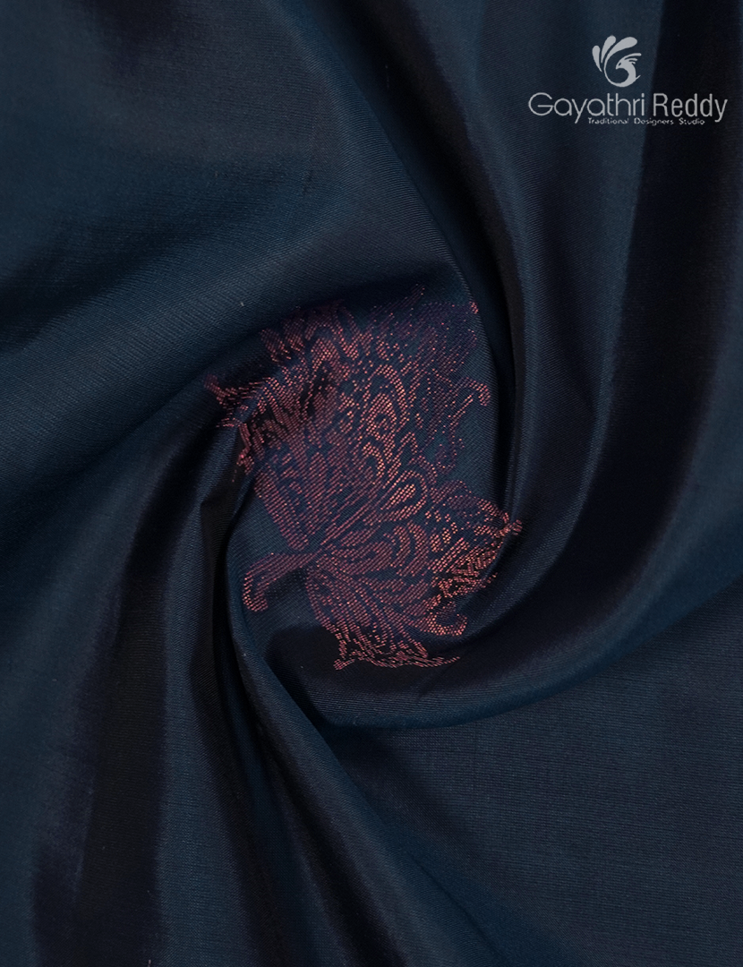 Pure Kanchipuram Silk Saree in Deep Peacock Blue and Golden Beige ( Small Borders )