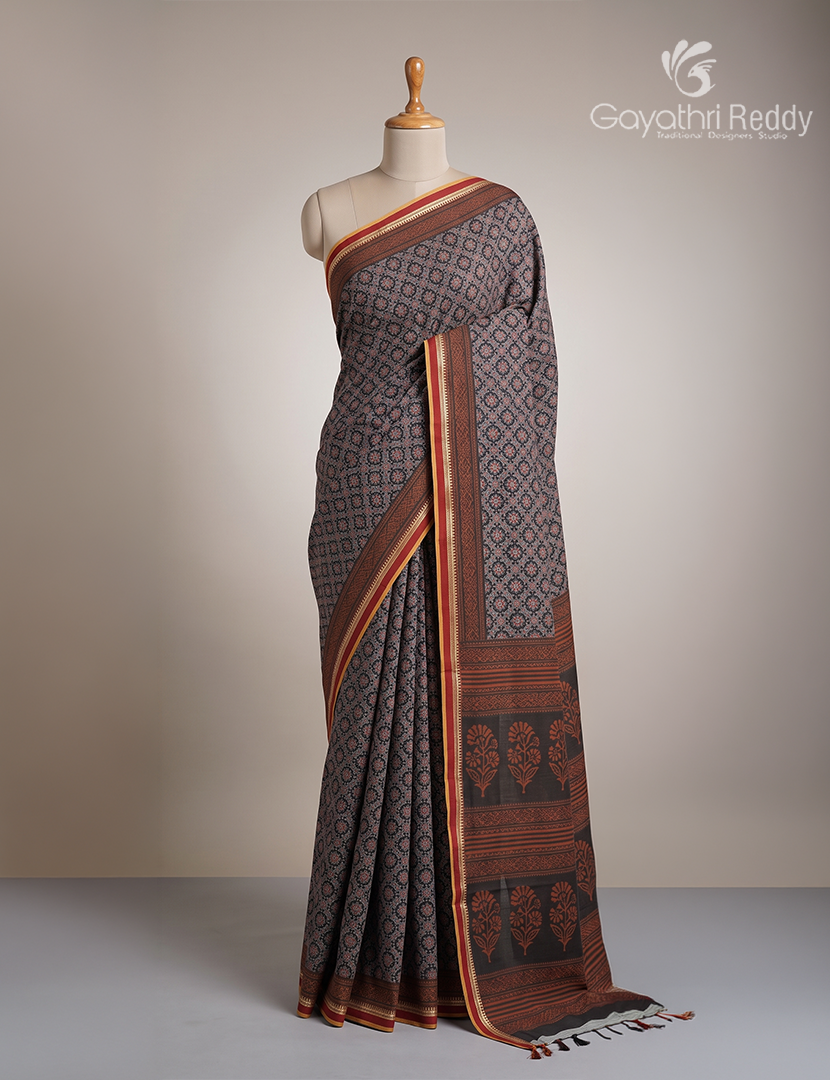 Vidharbha Cotton Saree in Black and Rust