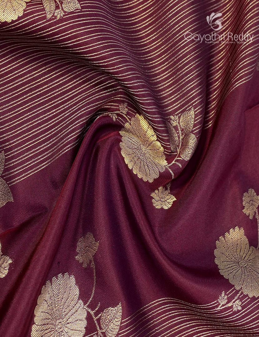 Pure Kanchipuram Vintage Silk Saree in Maroon and Mehendi Green