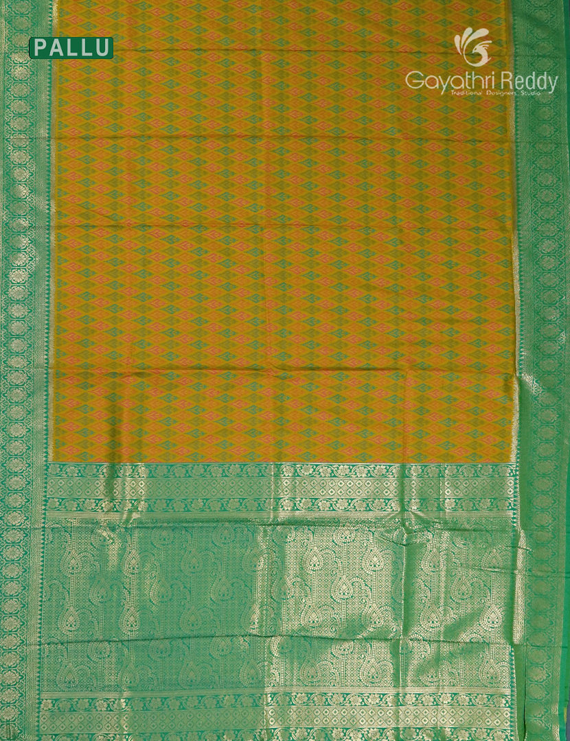 Semi Kanchipuram Silk Saree in Dry mehendi and  Parrot Green