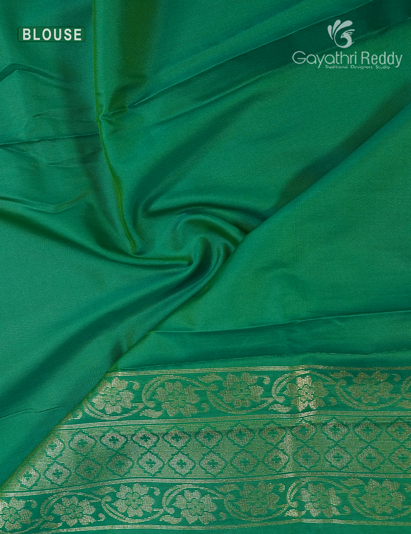 Semi Kanchipuram Silk Saree in Dry mehendi and  Parrot Green