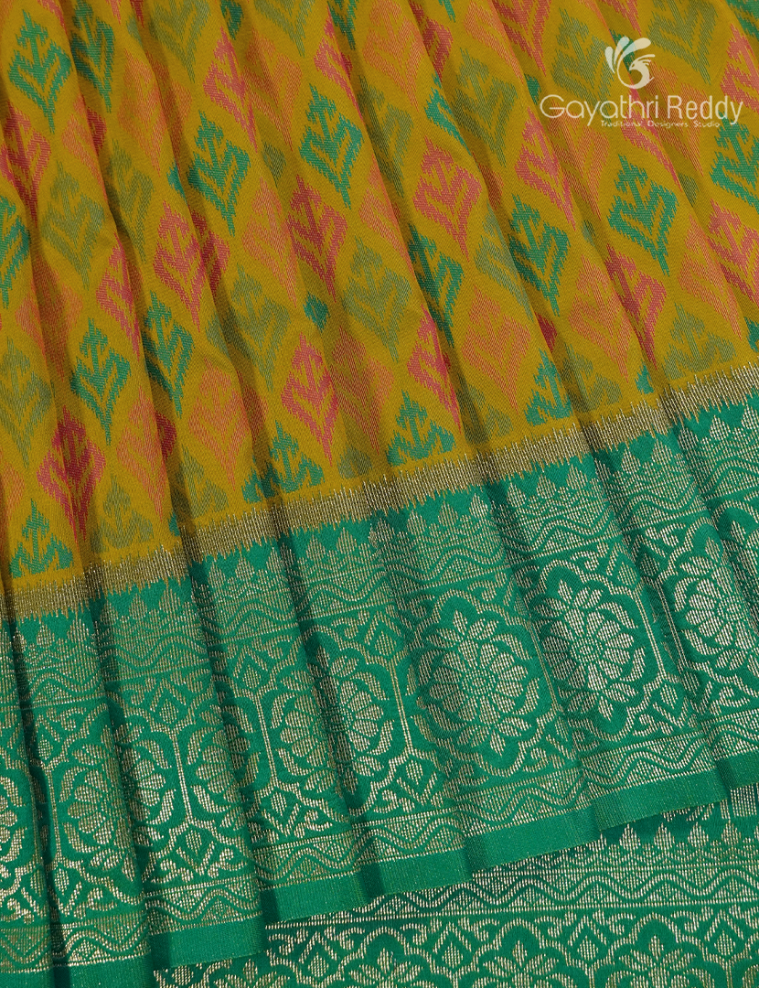 Semi Kanchipuram Silk Saree in Dry mehendi and  Parrot Green