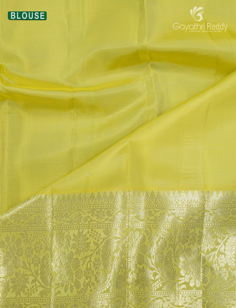 Pure Kanchipuram Vintage Silk Saree ( Medium Border ) in Pastel Sea Green and Lime Yellow