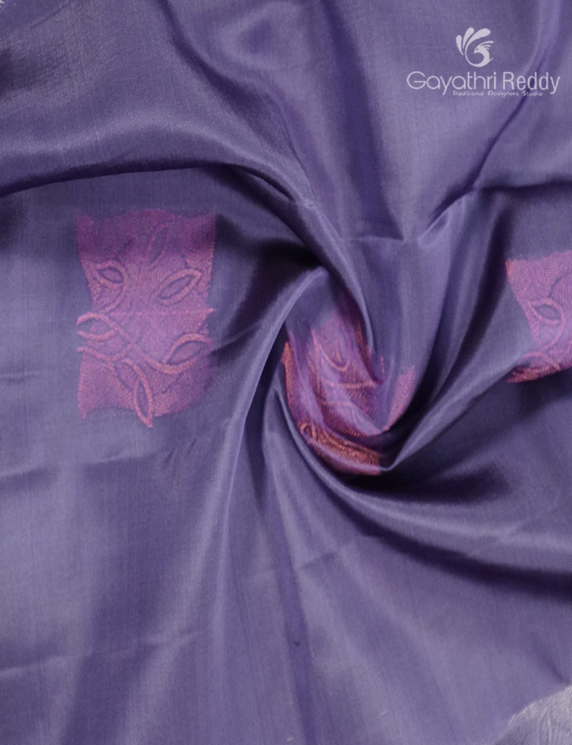 Pure Kanchipuram Silk  Saree in Lavender ( Butta Style )