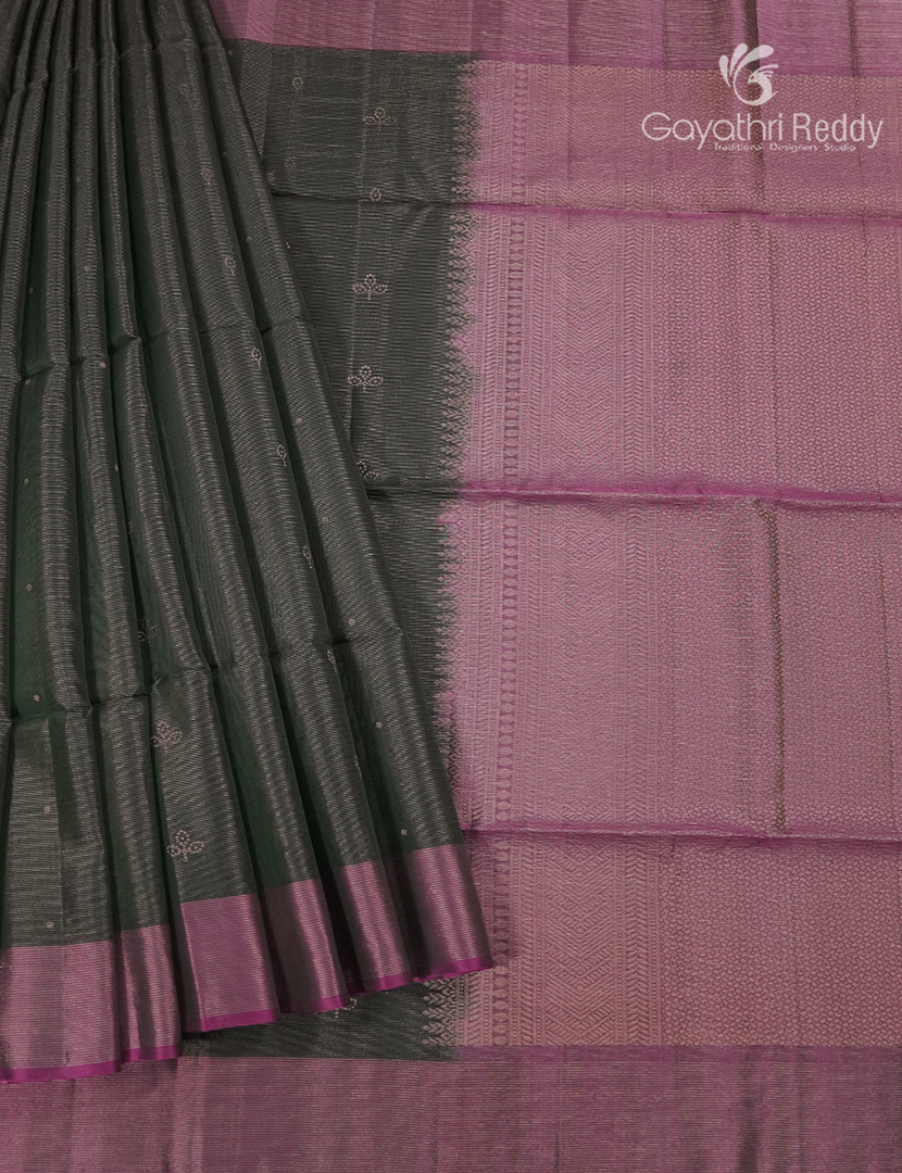 Pure  Kanchipuram Light Weight Silk Saree in Deep  Olive Green and Pink