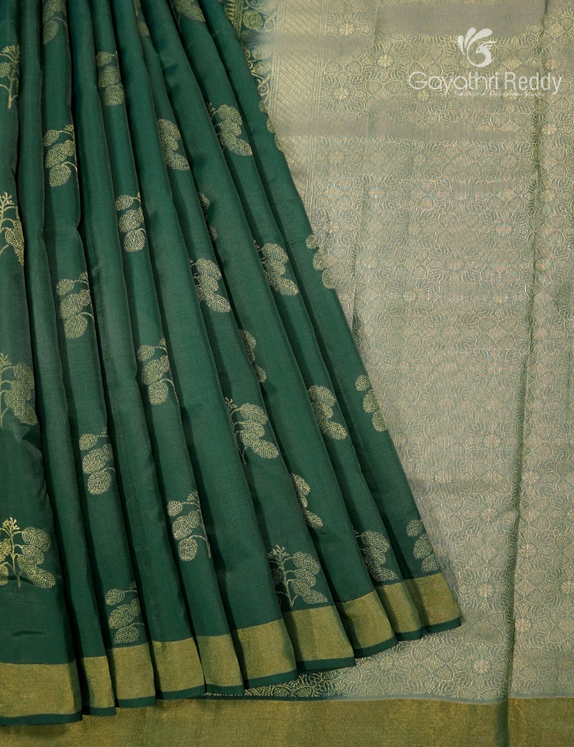 Pure Kanchipuram Silk Saree( Small Borders )-KP8877