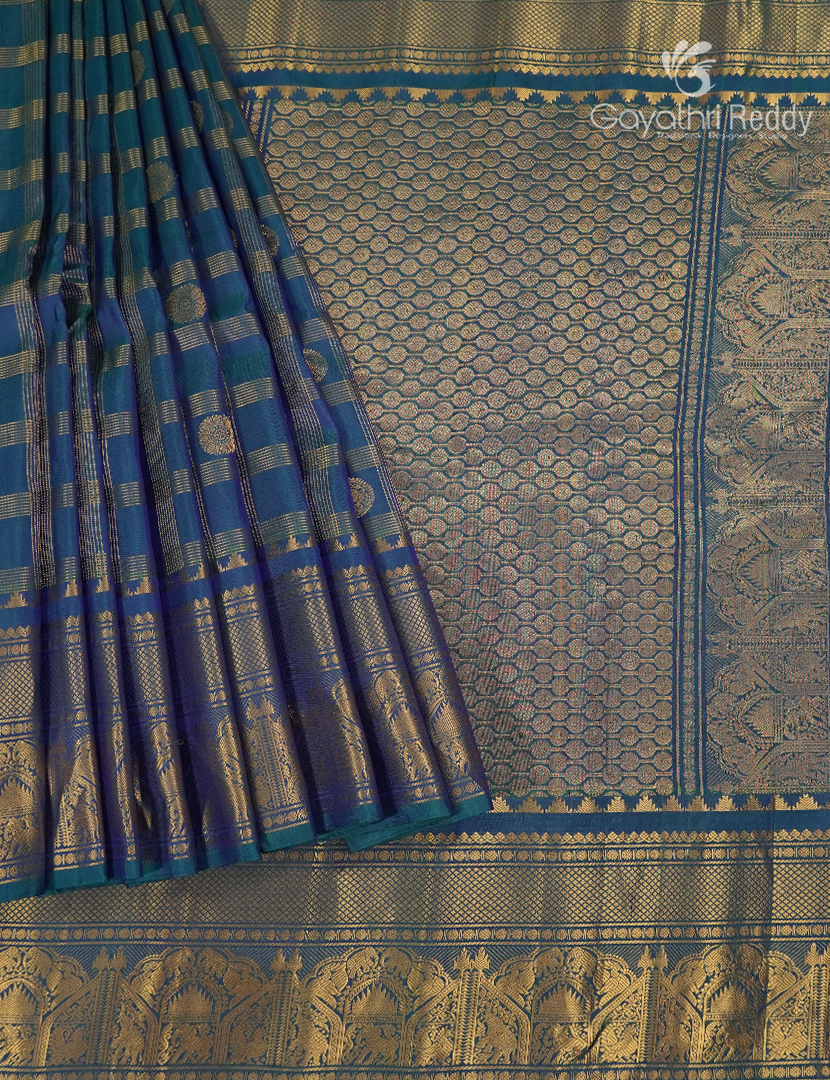 Pure Gadwal Silk Saree in Grey