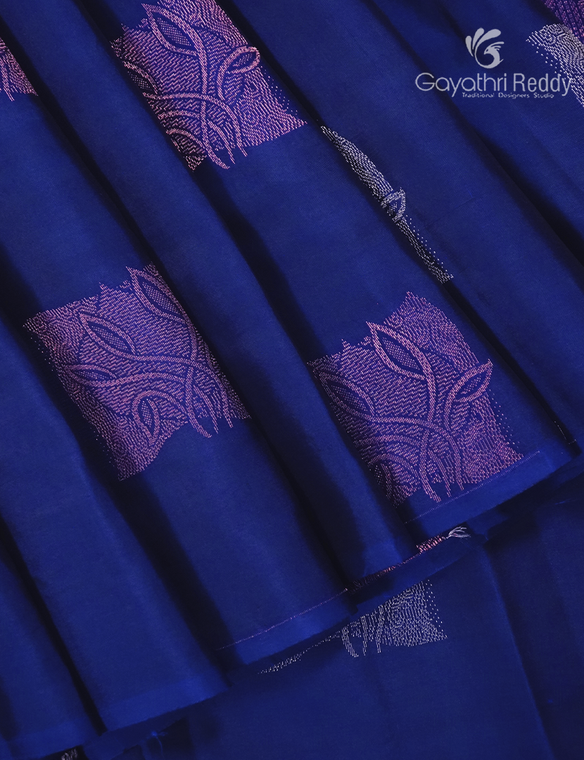 Pure Kanchipuram Silk  Saree in Blue ( Butta Style )