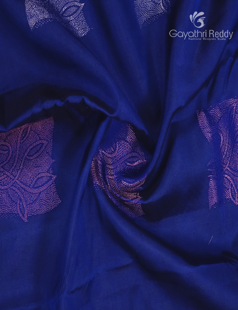 Pure Kanchipuram Silk  Saree in Blue ( Butta Style )