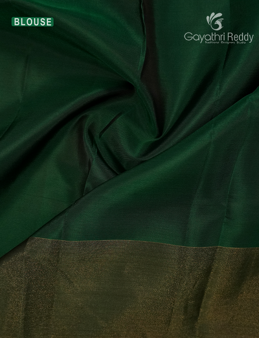 Pure Kanchipuram Silk Saree in Deep Wine ( Small Borders )