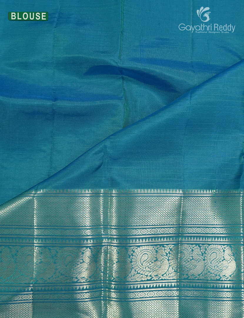 Pure Kanchipuram Vintage Silk Saree  in Aqua Blue and Sea Blue