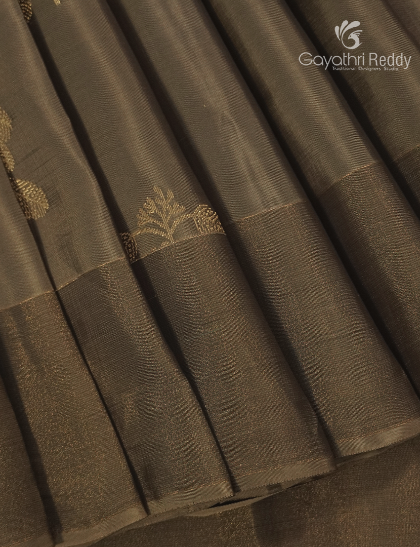 Pure Kanchipuram Silk Saree in Mehendi Green ( Small Borders )