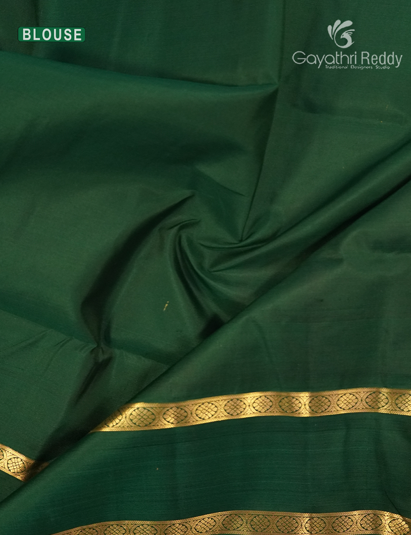 Pure Kanchipuram Vintage Silk Saree in Baby Pink and Deep Green