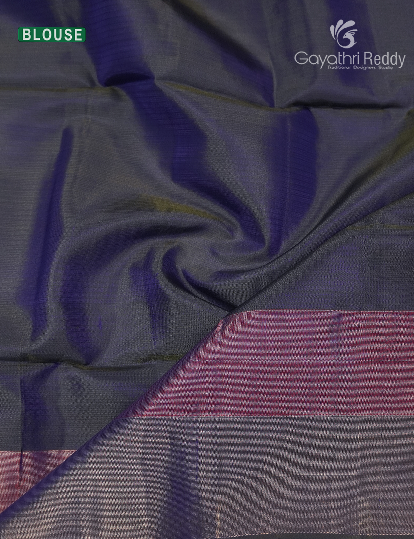 Pure  Kanchipuram Light Weight Silk Saree in Rama Green and Ash Grey