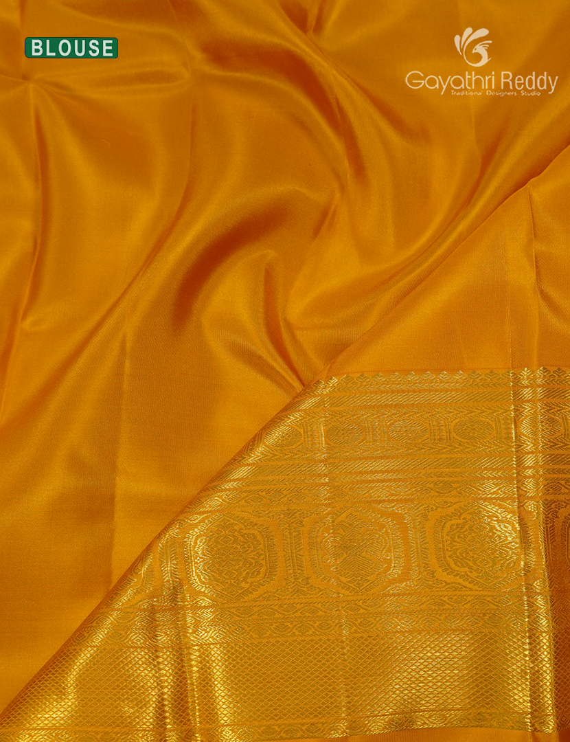Pure  Kanchipuram Silk Saree in Violet and Yellow ( Butta Pattern )